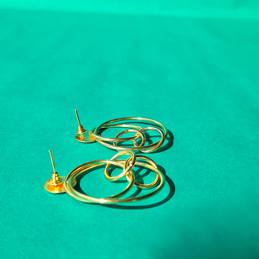 GOLDEN HOOP