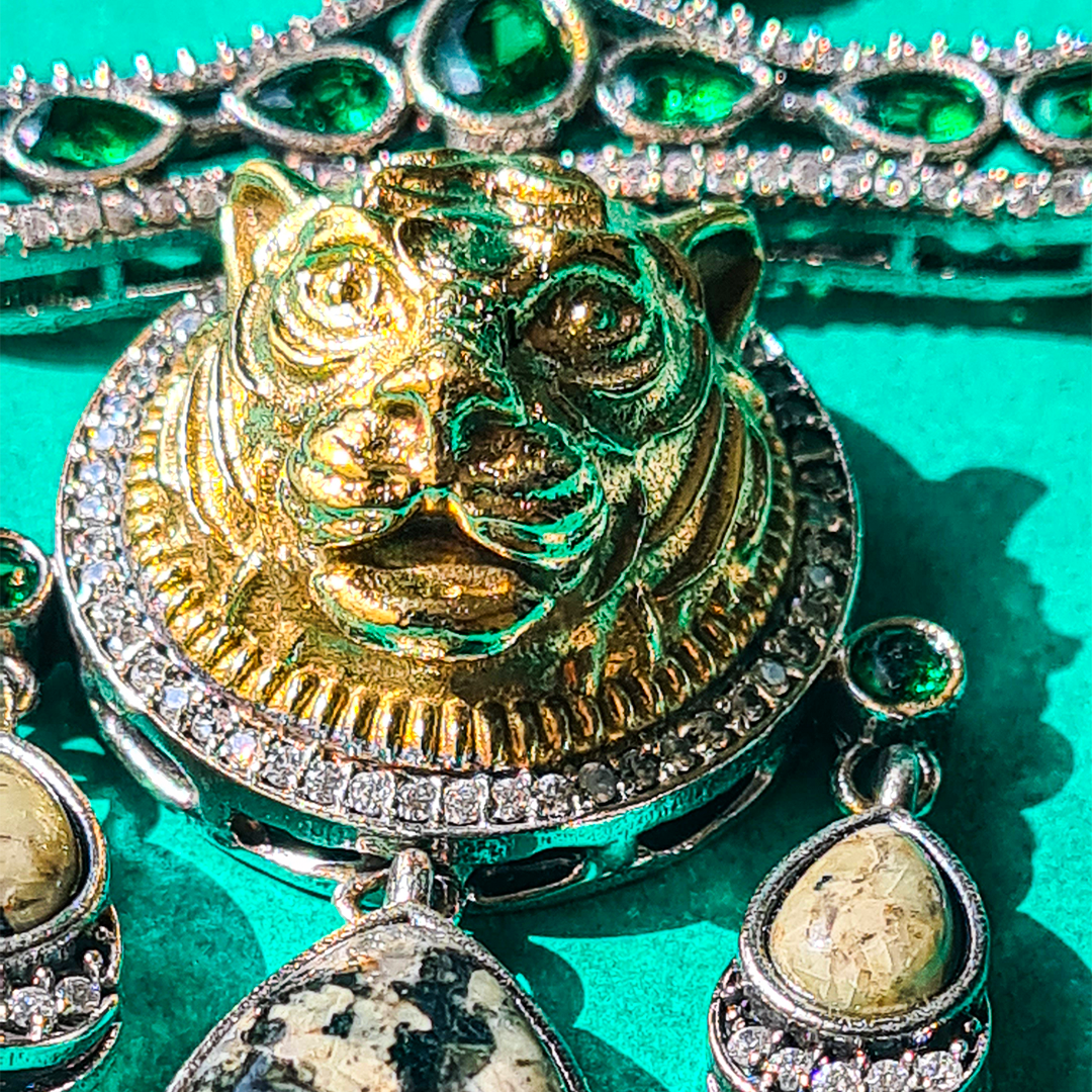 MAJESTIC MANE NECKLACE