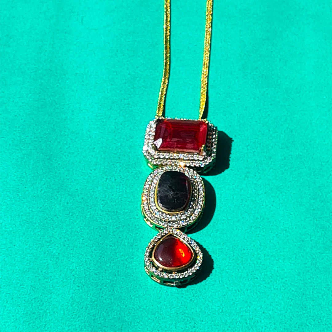 VINTAGE ELEGANCE NECKLACE