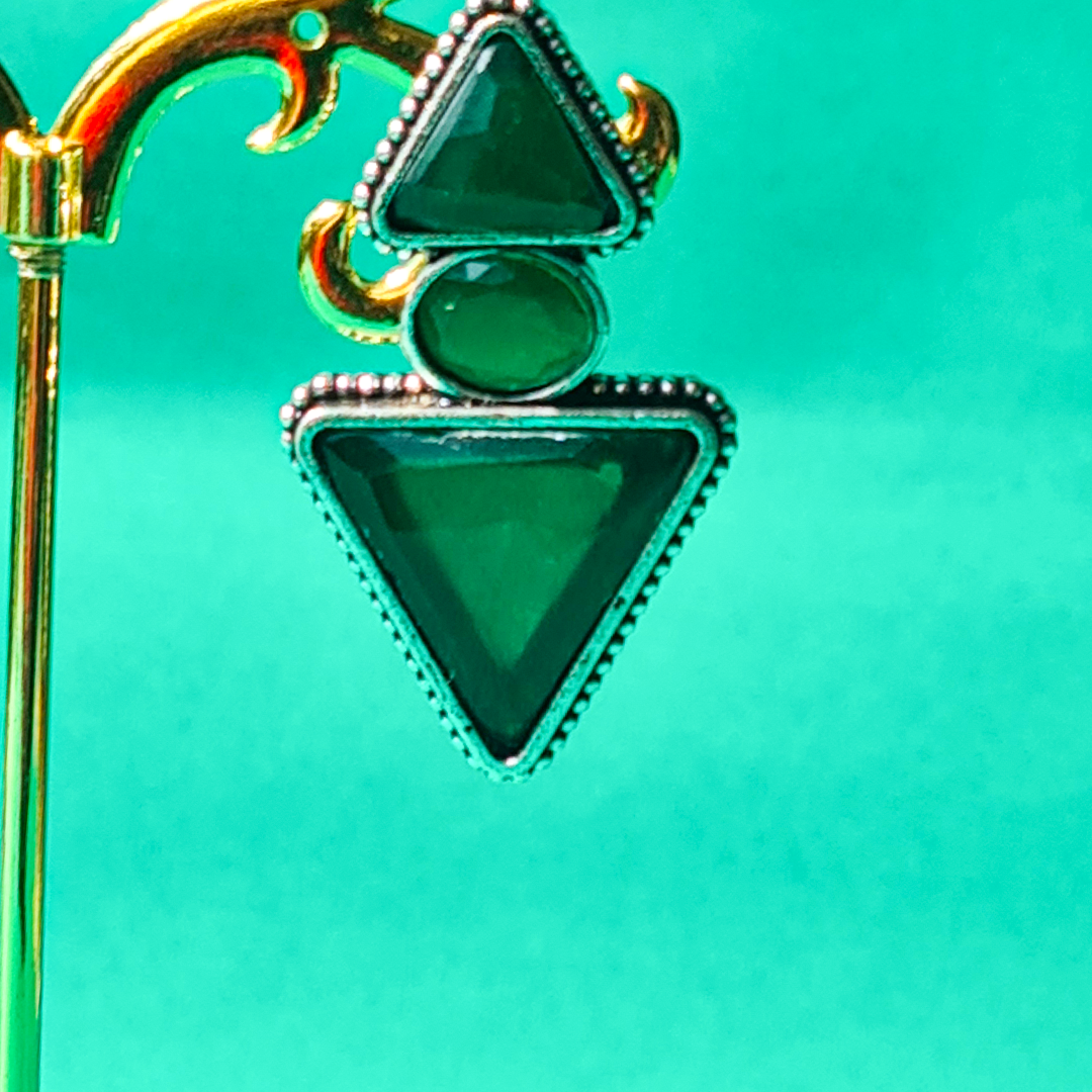 GREEN STONE TRIANGLE STUD EARRINGS