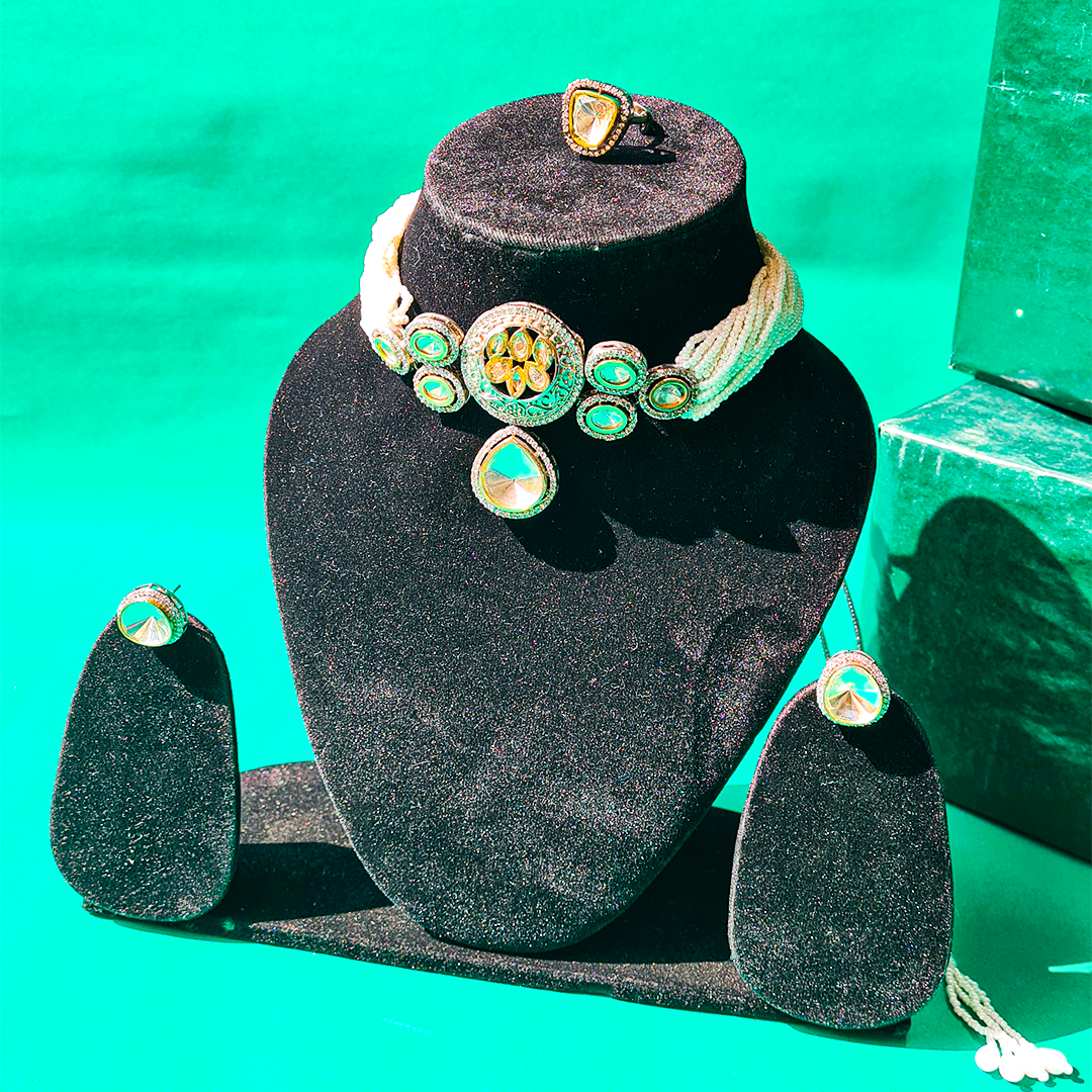 Moonlit Pearl Choker