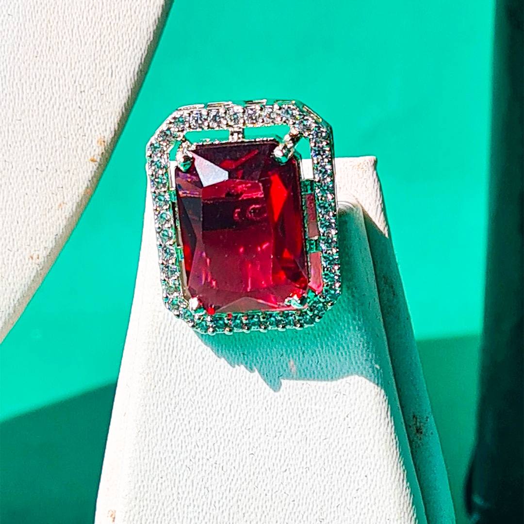 RED VICTORIAN GRACE NECKLACE