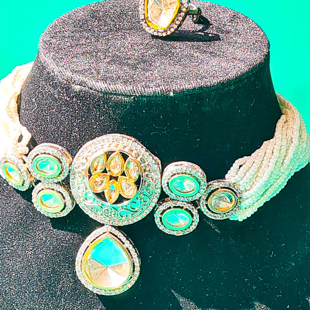 Moonlit Pearl Choker
