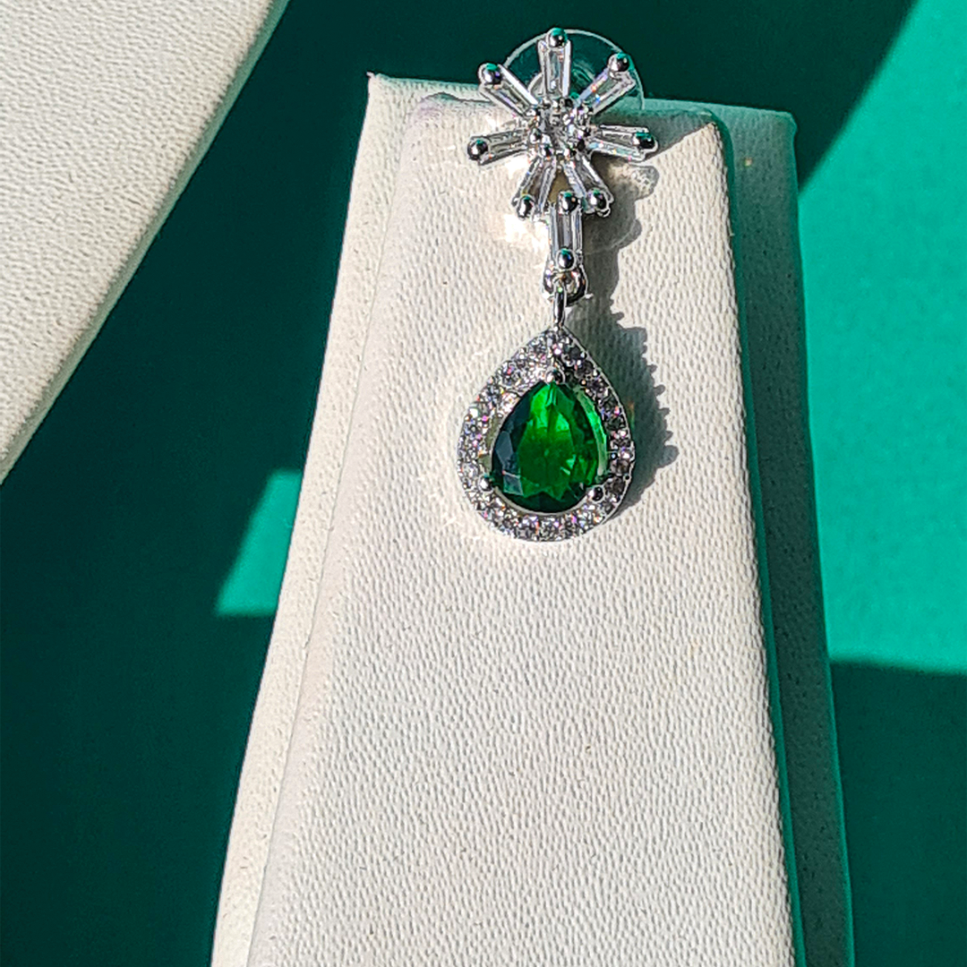 GREEN VELVET NECKLACE