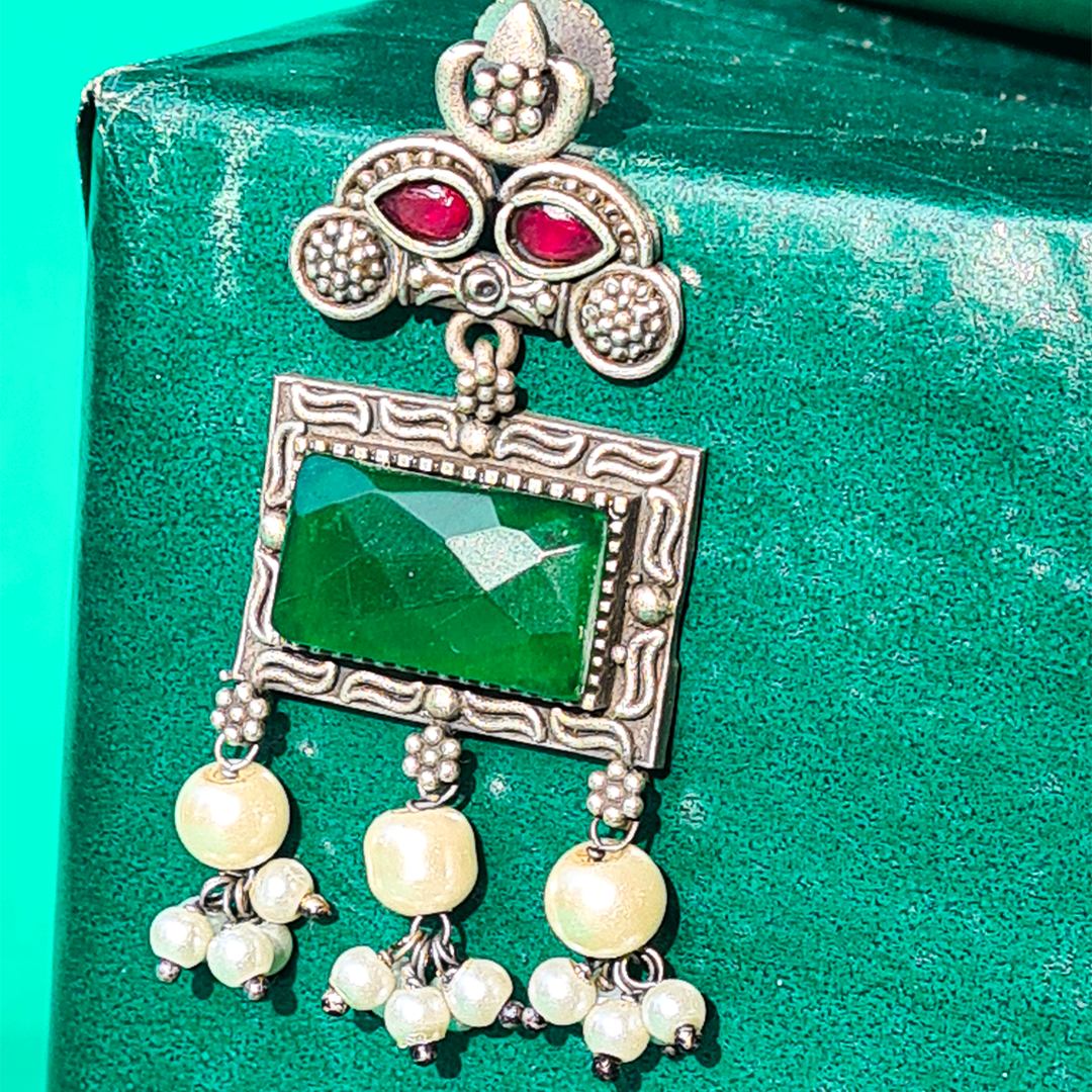 EMERALD ELEGANCE