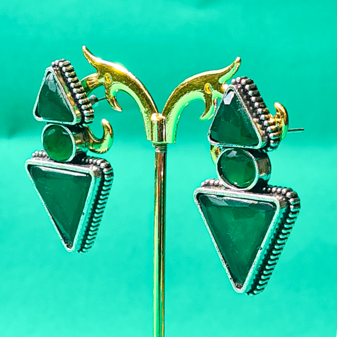 GREEN STONE TRIANGLE STUD EARRINGS