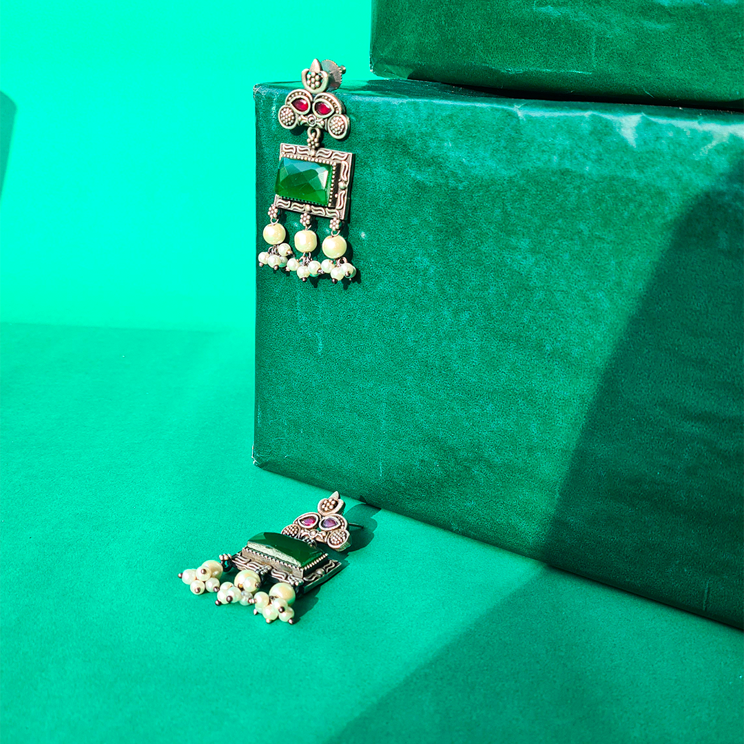 EMERALD ELEGANCE