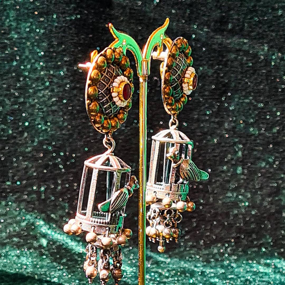 MAJESTIC AVIARY DUO-TONE