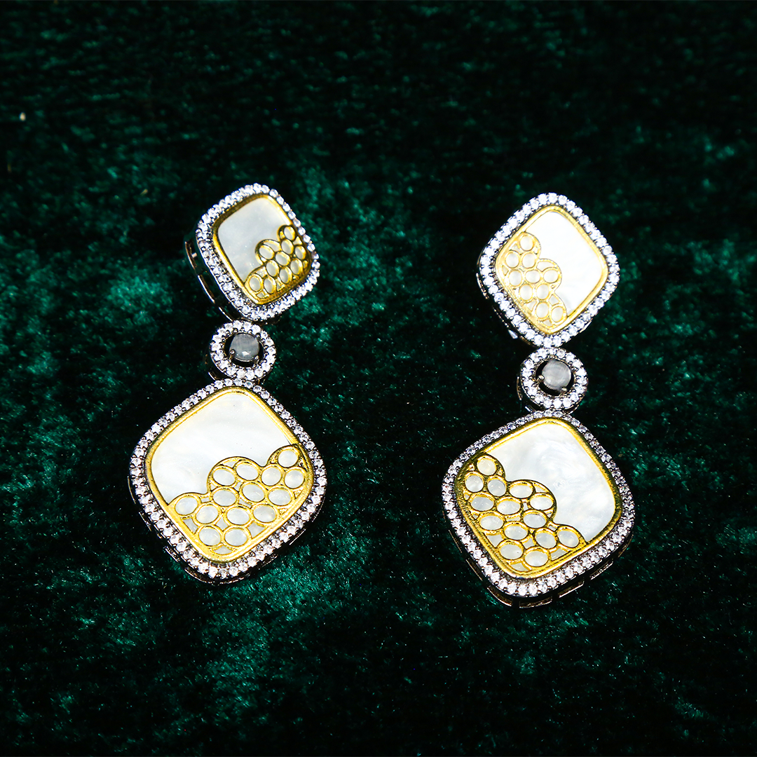 IVORY ELEGANCE EARRINGS