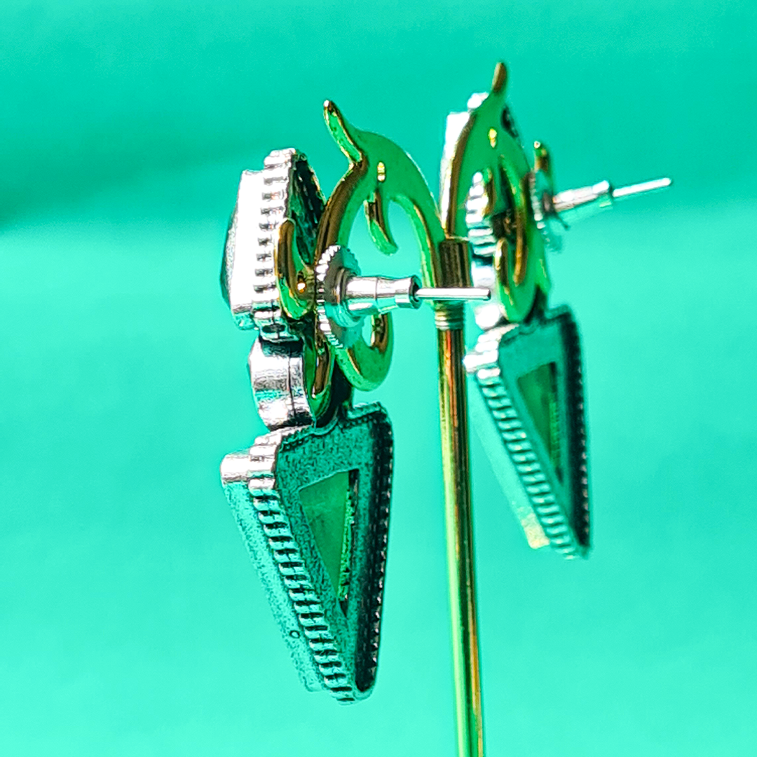 GREEN STONE TRIANGLE STUD EARRINGS