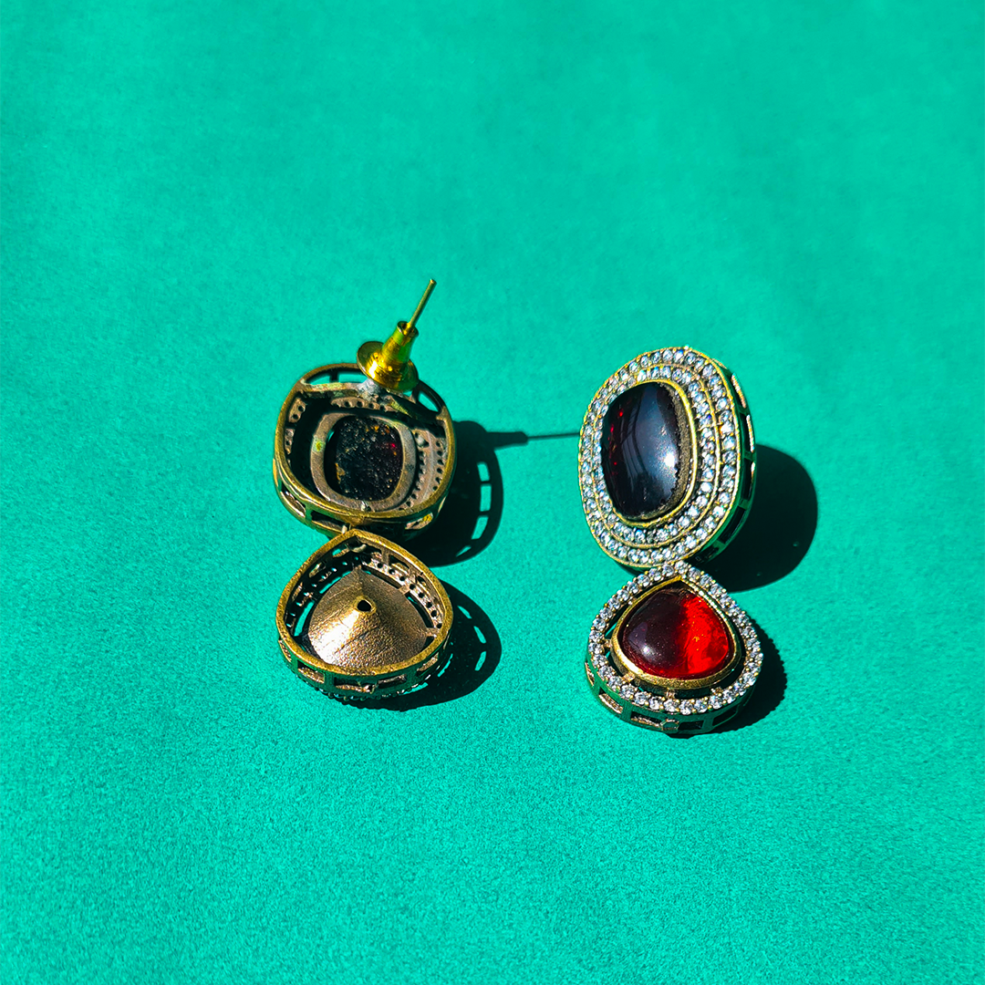 VINTAGE ELEGANCE NECKLACE