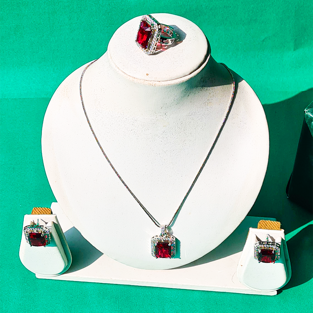 RED VICTORIAN GRACE NECKLACE