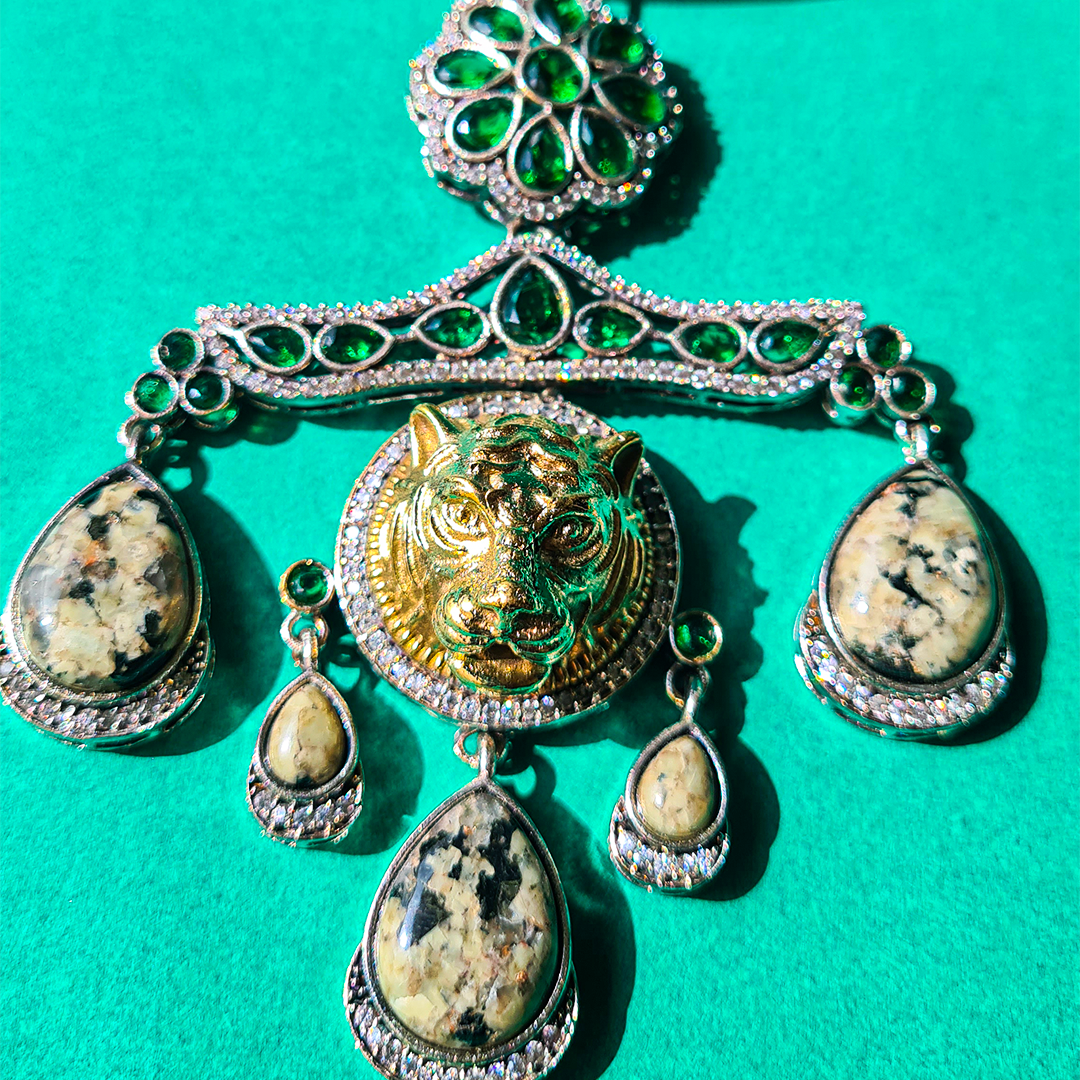 MAJESTIC MANE NECKLACE