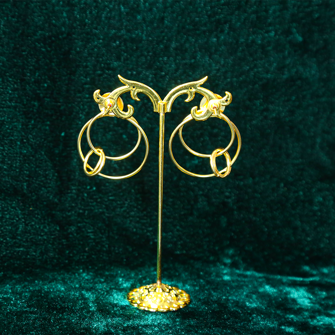GOLDEN HOOP