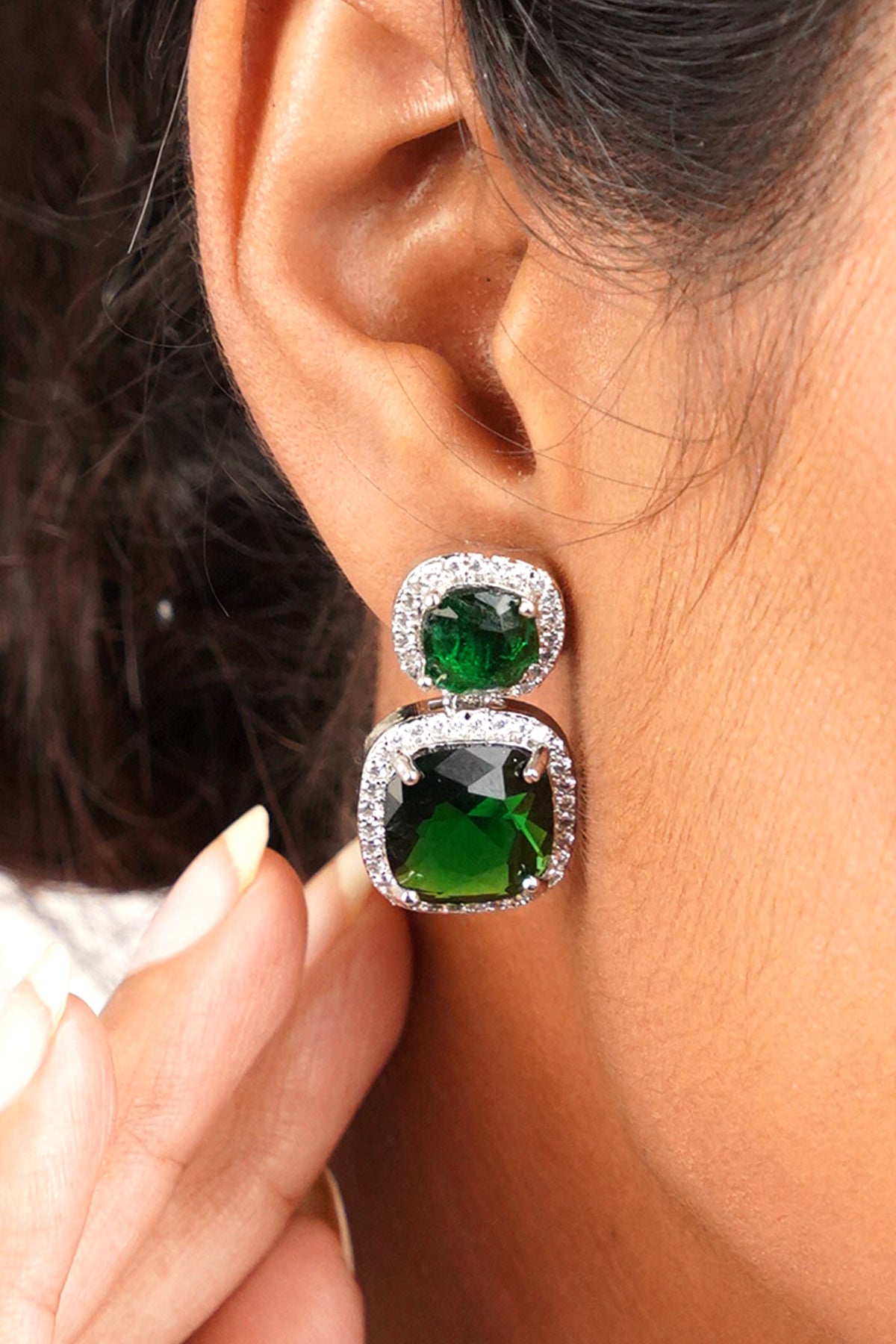 EMERALD BEAUTY NECKLACES
