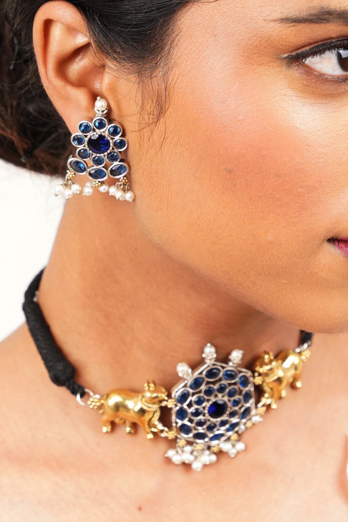 NEEL VAHINI CHOKER