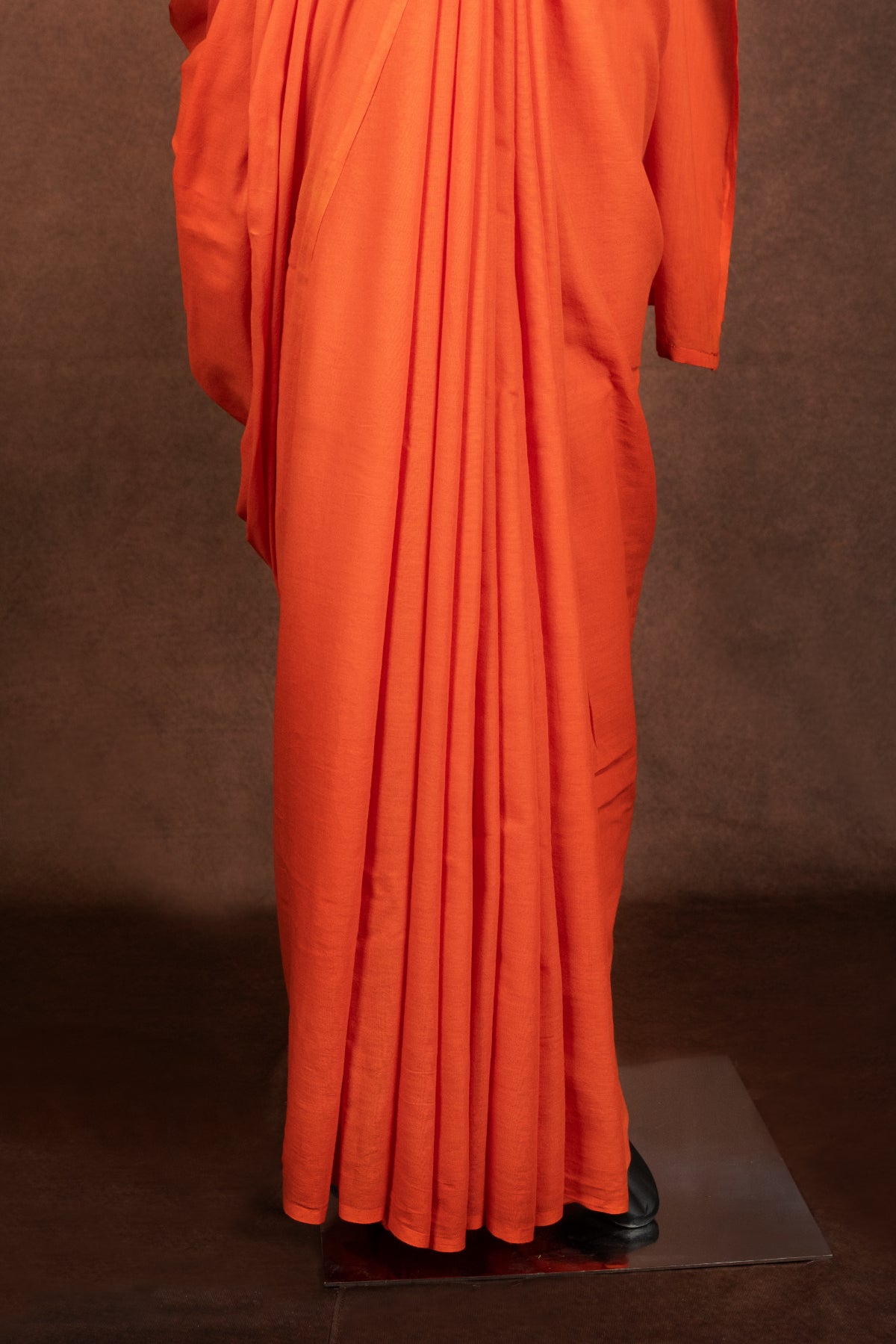 HAND EMBROIDERED : ORANGE QUEEN