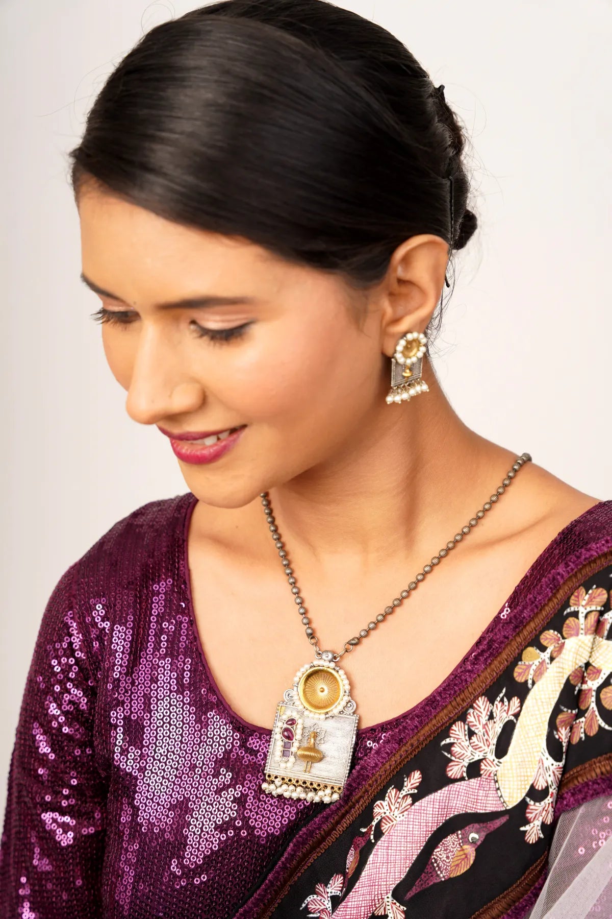 VIHANGA NECKLACES