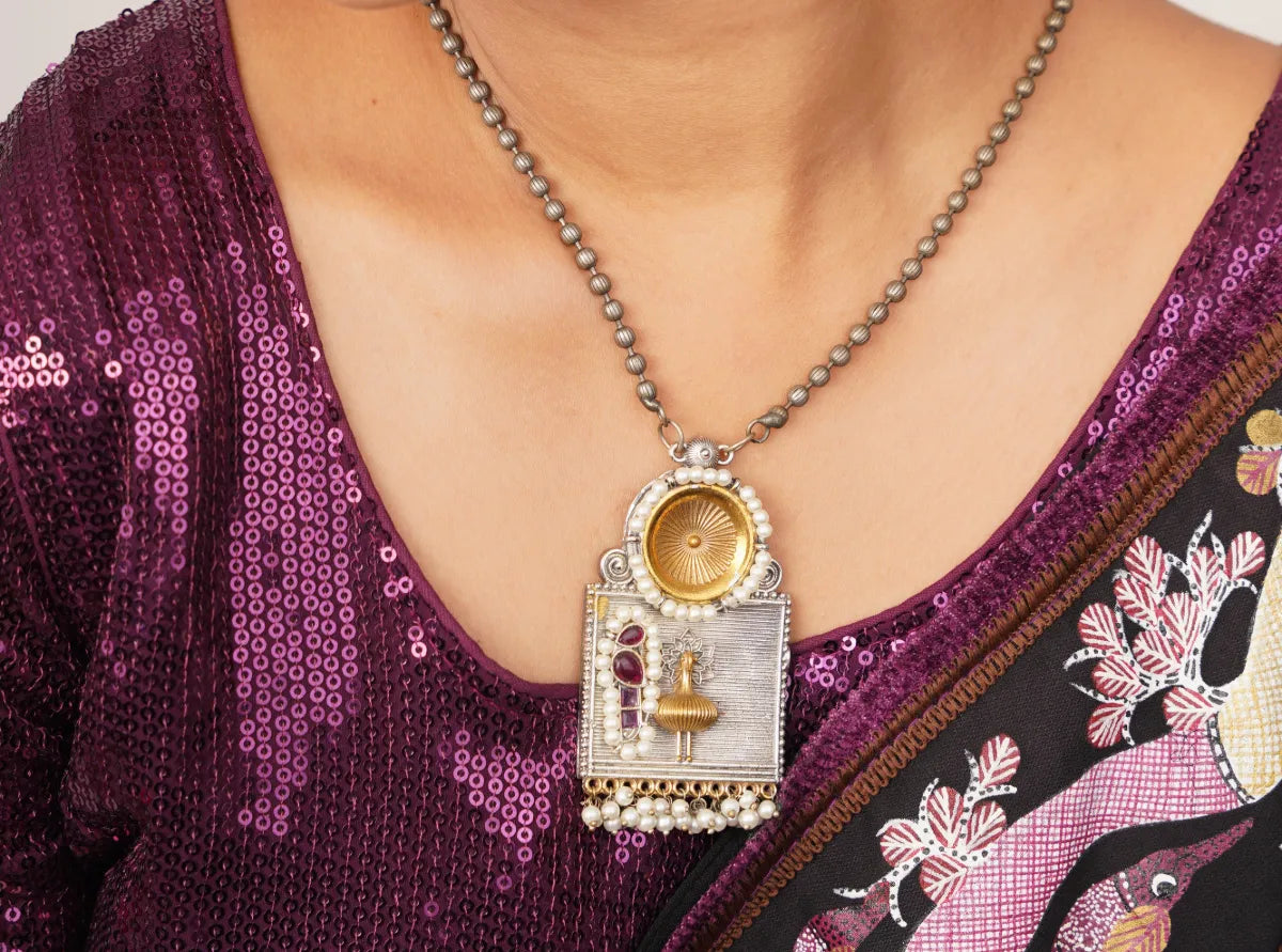 VIHANGA NECKLACES