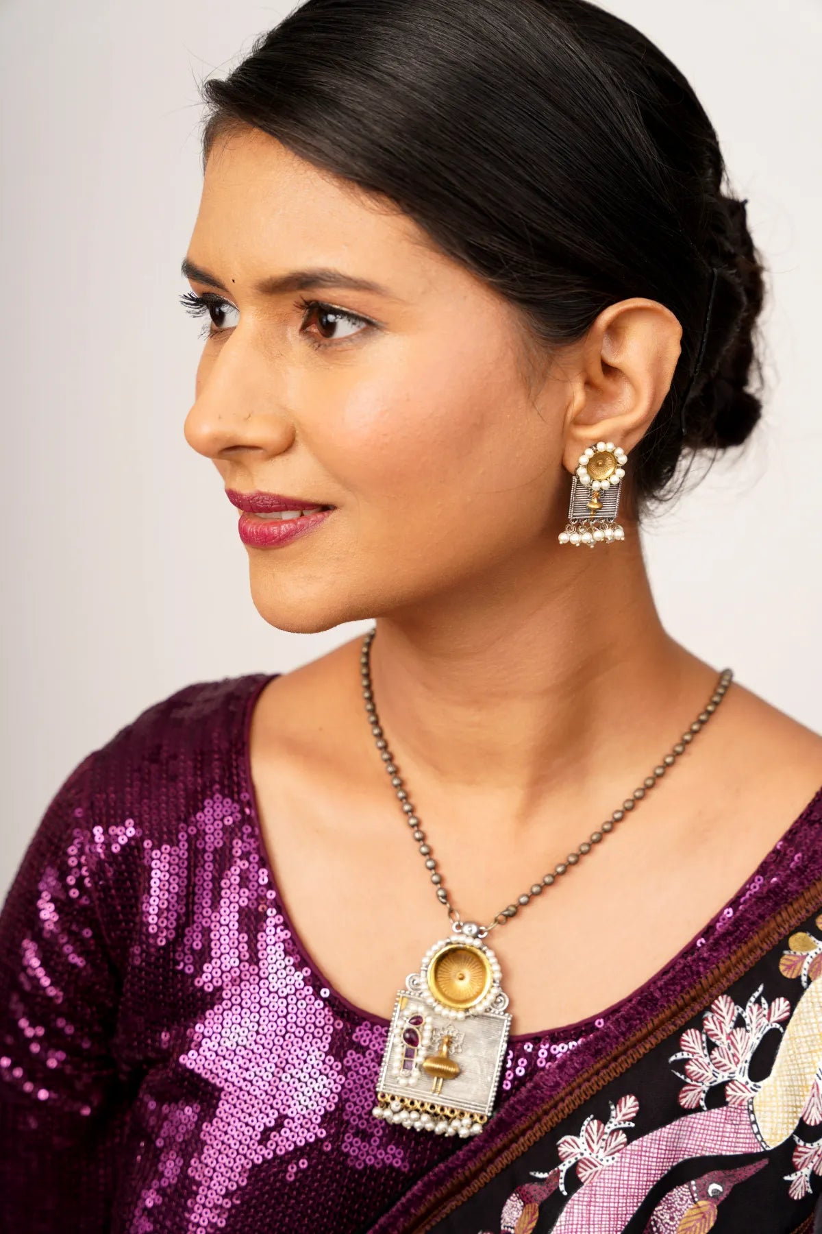 VIHANGA NECKLACES