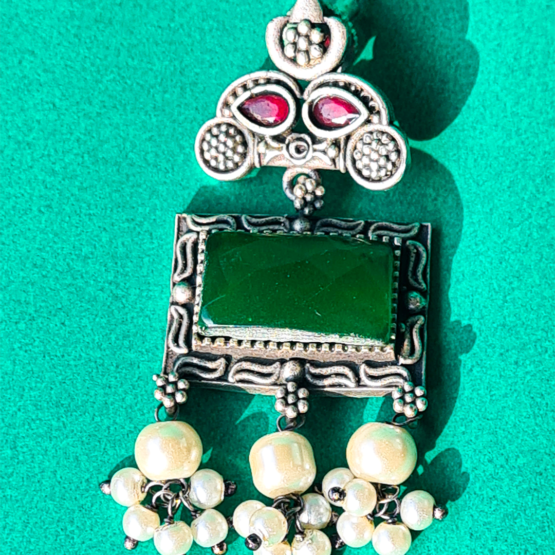 EMERALD ELEGANCE