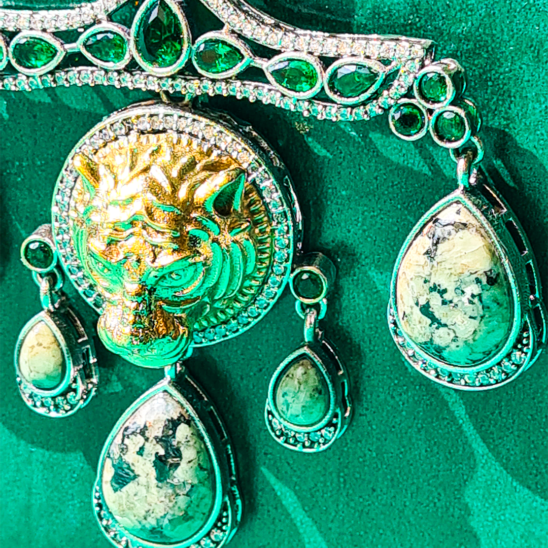 MAJESTIC MANE NECKLACE