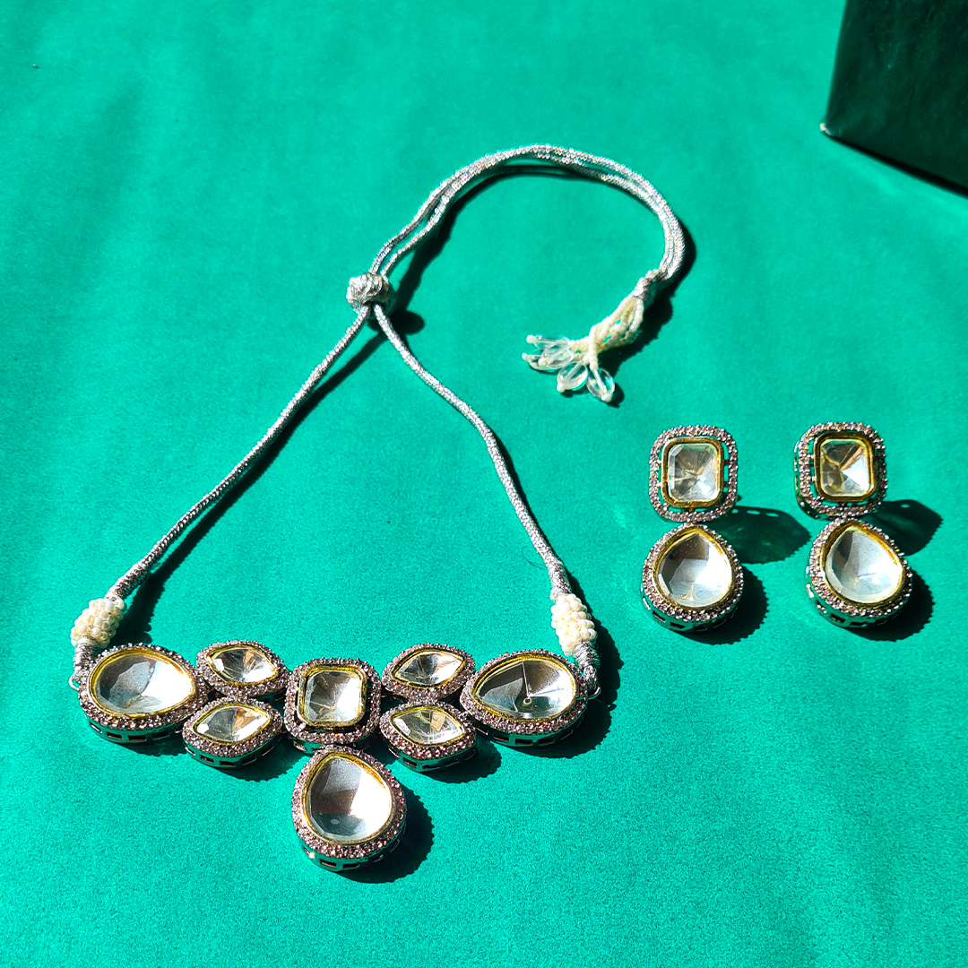 Snow Queen Pearl Choker