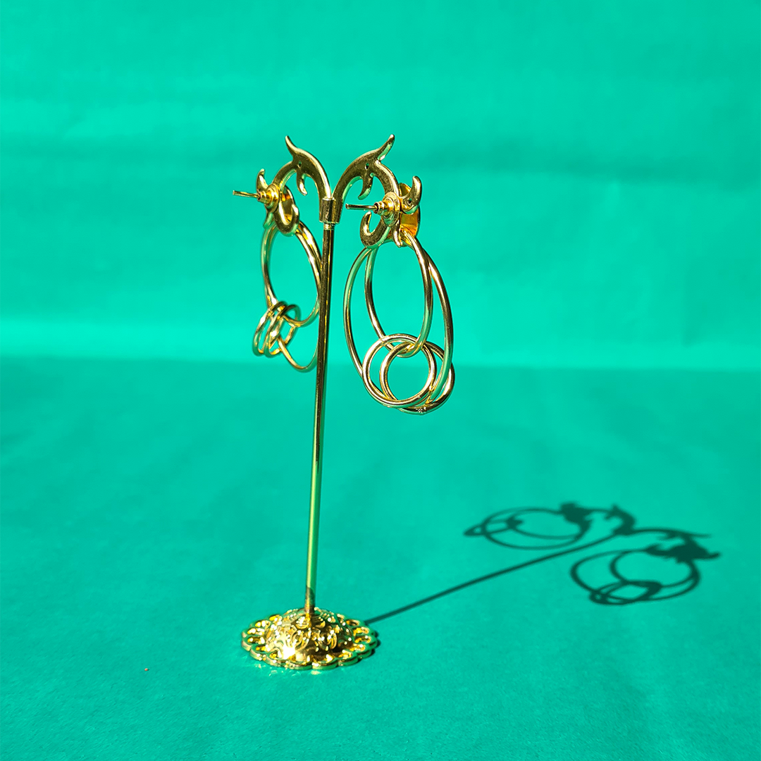 GOLDEN HOOP
