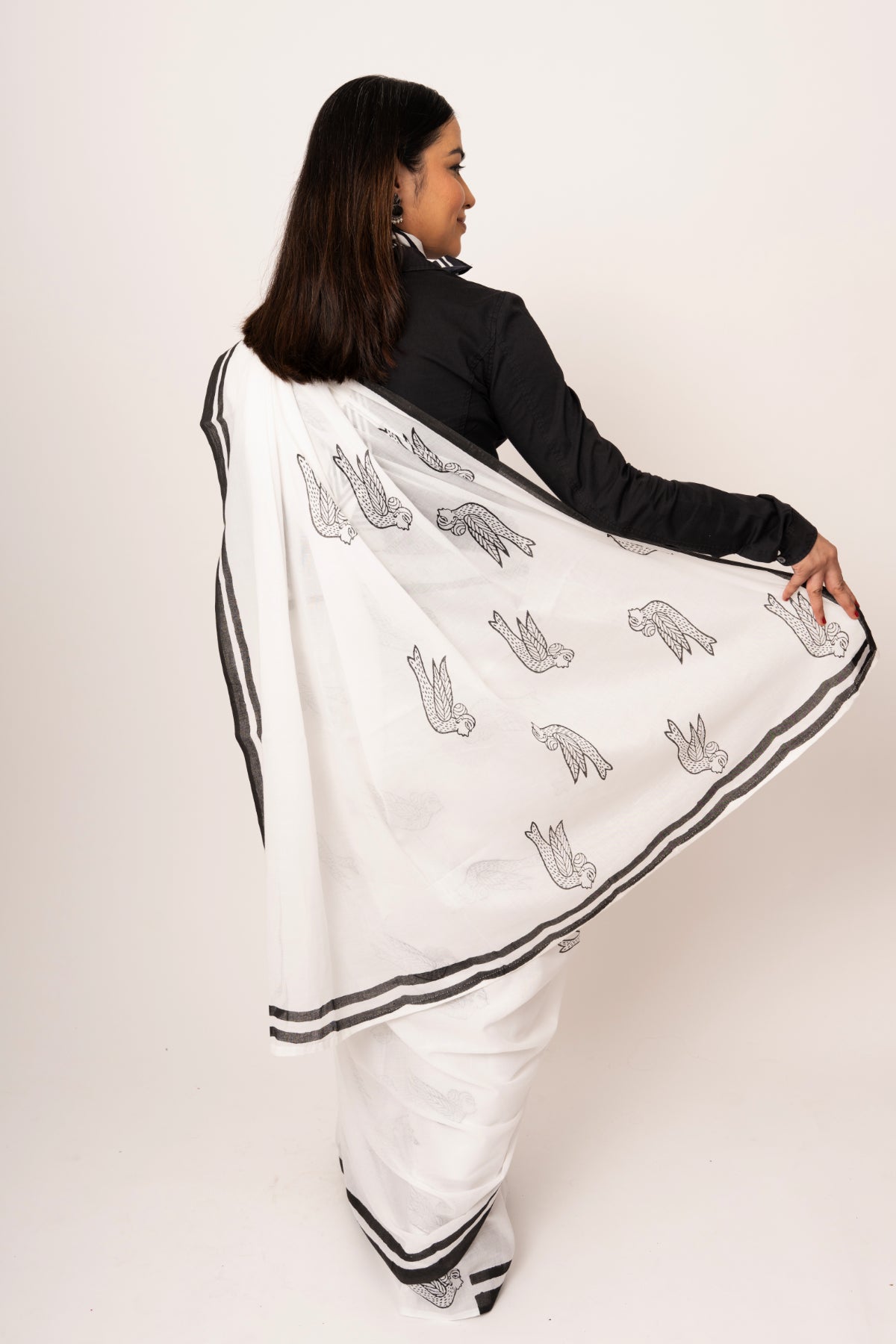 Mulmul Anchal : BLACK NARI PAKHI
