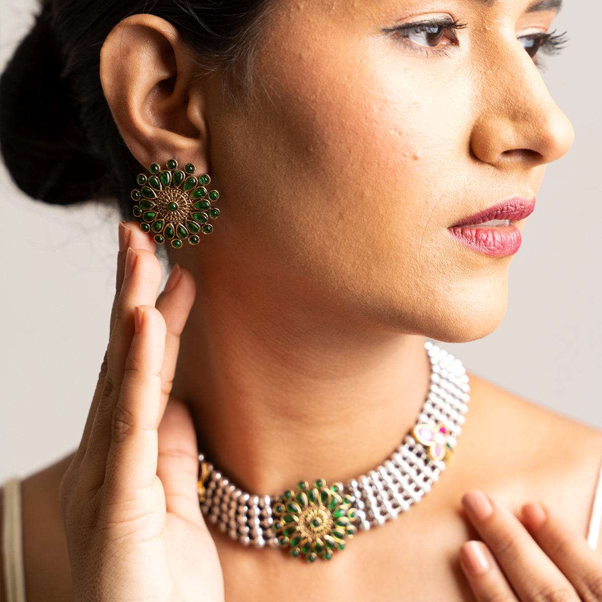 PUSHRA CHOKER